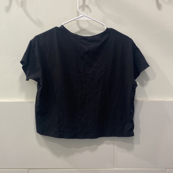 lululemon cropped black tee - Picture 2 of 2